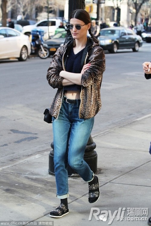 服饰 | 露腰一大片!米兰也是这个节奏