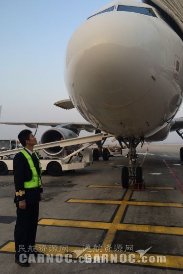 东航山东青岛飞行部丁英志机长顺利单飞_手机