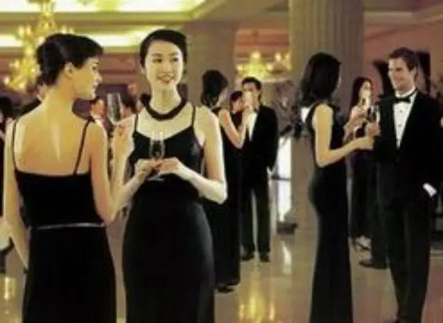 再穷,也要站在富人堆里!说的太对了!