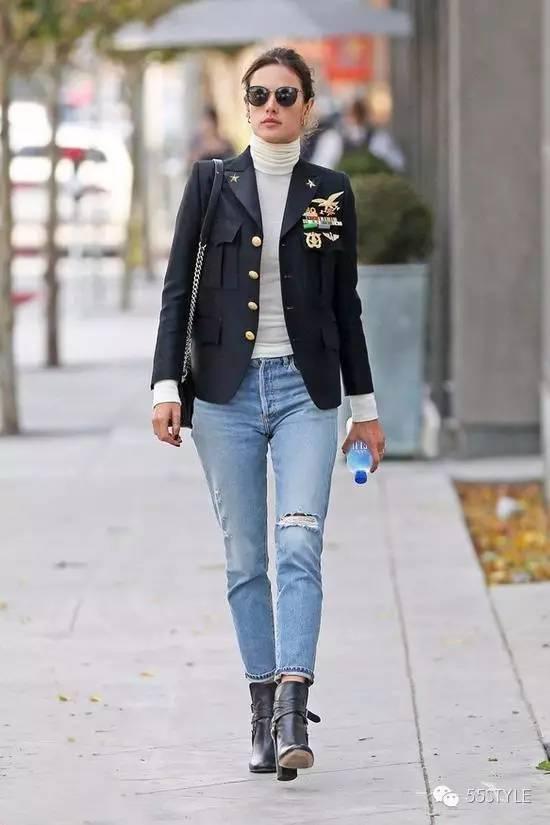 小黑牛仔裤穿搭技巧 7e12394f266fc30917ce63f6f8390788_550_825.jpg