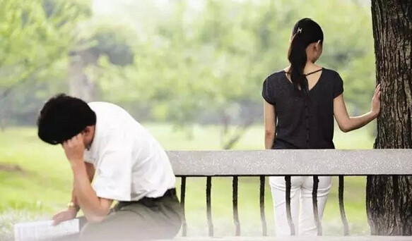 男人精神出轨和身体出轨的前兆!