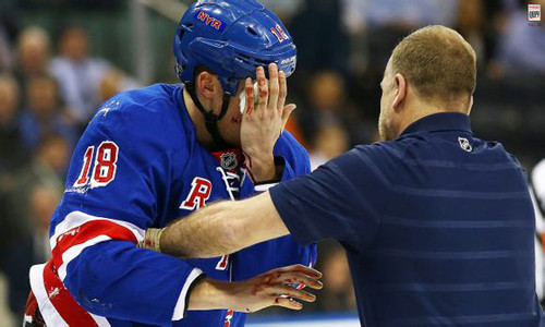 理解冰球运动打架规则的8个要点 | 涨姿势