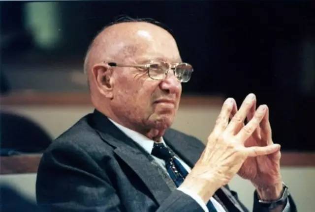 德鲁克:管理者必备的五个习惯