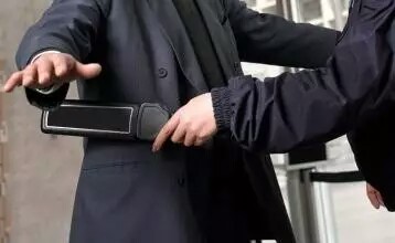 安检警察对展商动手动脚、方言爆粗?真相是.