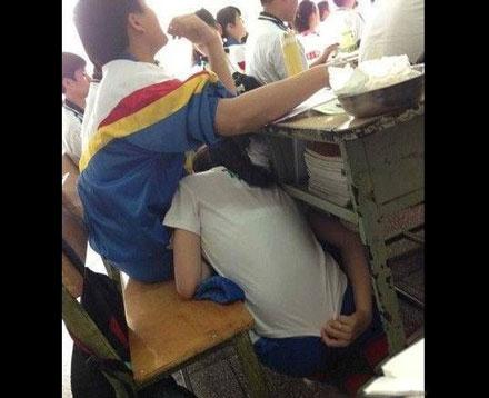 洋葱新闻:日本学生在泰国做了一件事 看得中国