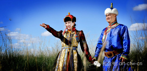 蒙古族的婚纱_动漫婚纱情侣头像