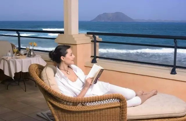 男人的人品,只看两点。女人的猫性,过期不候。