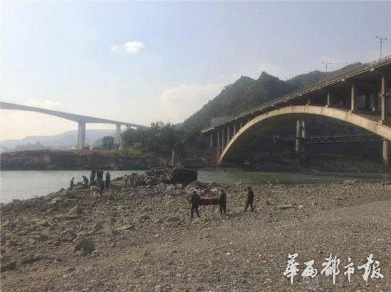 四川版挟尸要价:天价打捞费令人震惊 不给钱就