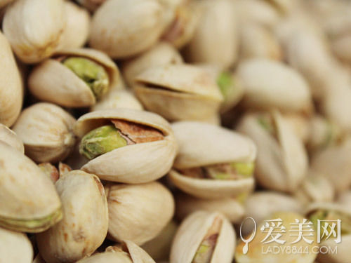 坚果的种类丰富多彩 a0d4c92eb72e878ad561769e5fccfbcb_500_375.jpg