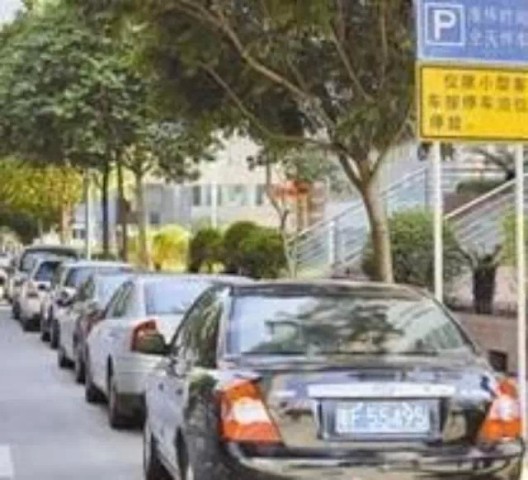 愤怒:北京路侧停车真的可以不交停车费了!