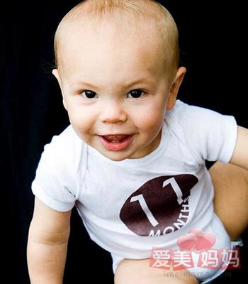 梁静茹儿子<em>头发</em>少 <em>宝宝头发</em>少咋办-爱美妈妈网