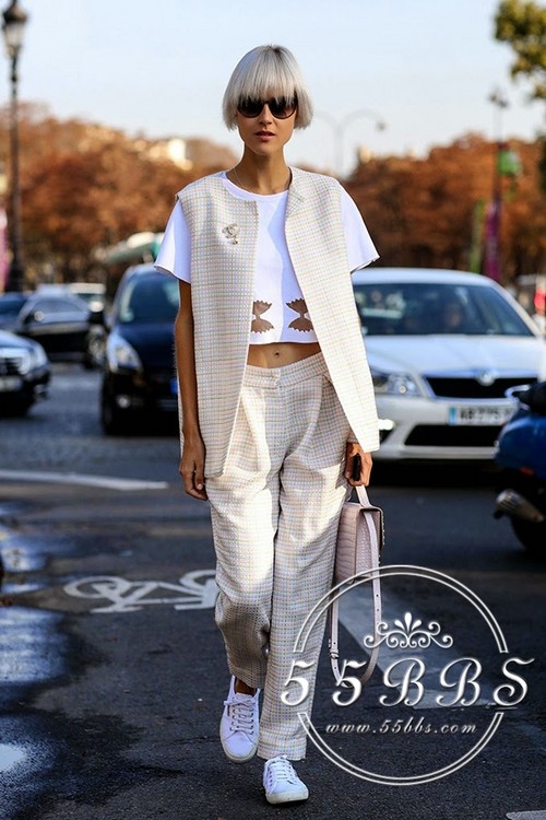 没有<em>马甲线</em>无妨 时装精有件马甲就能<em>凹</em>造型了