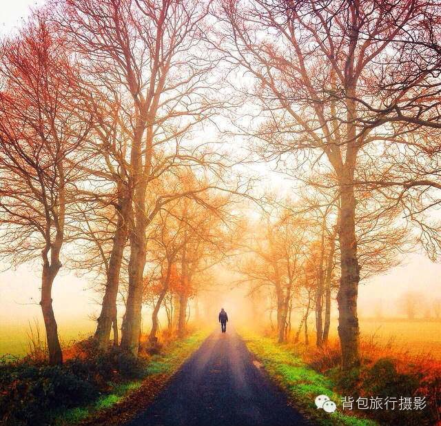 答:这个意思旁观者一眼就知道啥意思了! 她是一个旅行者,你只是她去过无数个景点中一个。 你不要灰心,也不要失望。她注定要离开去看别的风景的! 觉得你不是她的菜,她会继续前进找一个更好的归属。 简单说,一句话:她看不上你,很直白的方法拒绝...