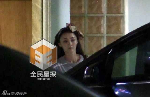 姚笛携手杜淳拍新剧 烟瘾发作大口吸烟