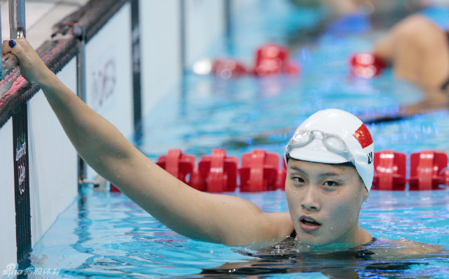 8月8日,中国名将陆滢在喀山游泳世锦赛女子50米蝶泳比赛中收获季军.