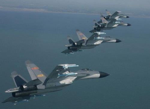 外媒:解放军凭战机优势攻打台湾 美军不敢插