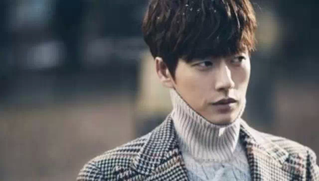 奔波对话:女朋友爱夸别人帅怎么办?