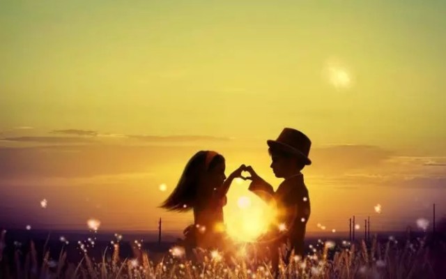 半夜,她发现了睡在身边丈夫的秘密.这才叫做夫