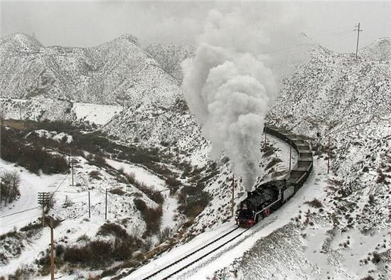 ��������������������  �������񺣰�129�ף�һ��ƽ���¶ȴﵽ������26.9���϶ȣ����²�ﵽ��51.1���϶ȣ���ʷ�����������47.8���϶ȡ�