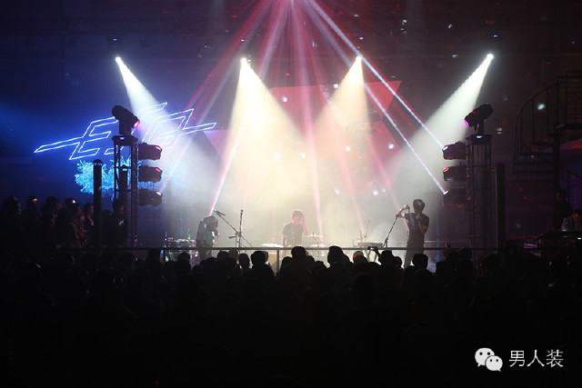 【喜爱夜蒲】<em>夜店把妹技巧</em>篇(舞池版)