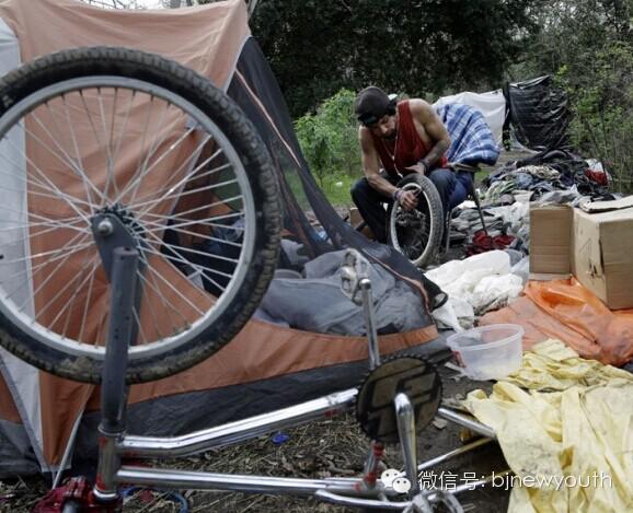 实拍美国贫民窟,住着拿了绿卡的中国富人!