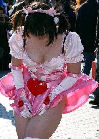 无下限!日本美女cosplay大尺度暴露 到底穿没穿