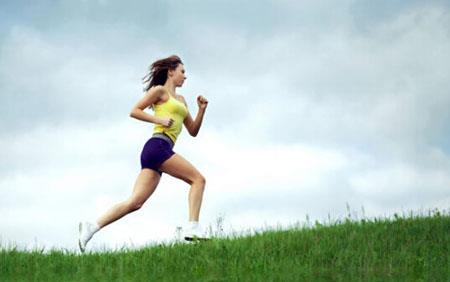 <em>郑秀晶马甲线</em>迷人 8个好习惯打造平坦小腹