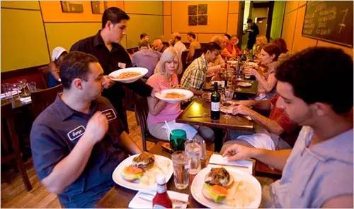 想给多少给多少?这家餐厅让顾客自己定价!