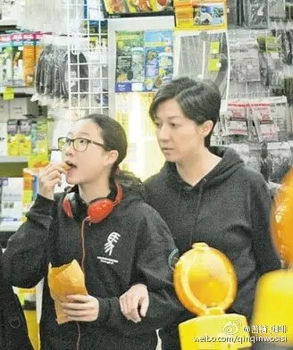 吴绮莉被曝虐女藏毒 成龙是否接管<em>小龙女</em>林凤