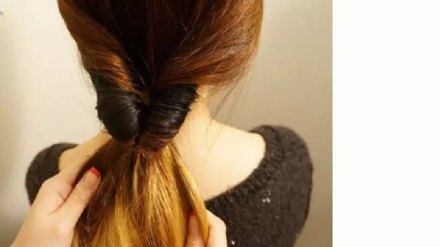 最简单的编发 吃饭坐车轻松换发型~