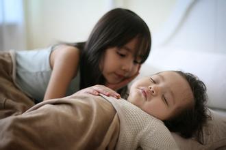 秘笈丨如何防止宝宝踢<em>被子</em>