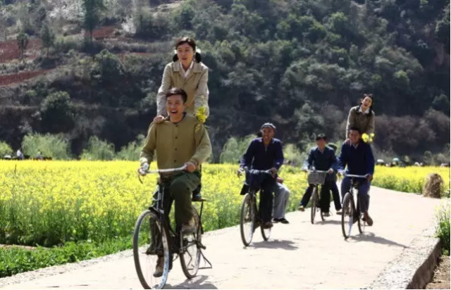 《 生命中的好日子 》:用平民史诗映衬改革进程