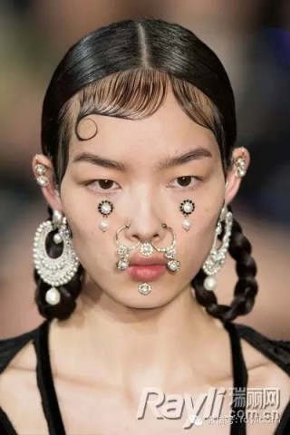 美容 | FKA twigs将嫁吸血鬼男神,Baby Hair发型