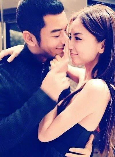 黄晓明自曝特殊摸胸癖好 <em>暗示</em>常摸<em>女友</em>谈吻戏