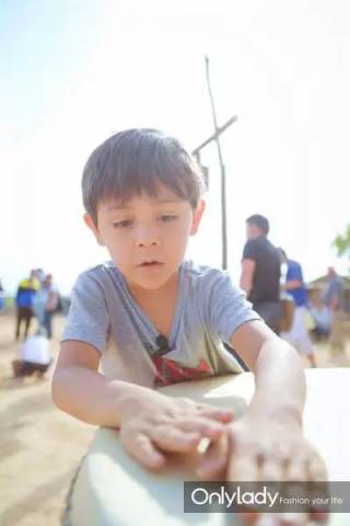 献上膝盖|天秤座的他们颜值情商智商三高 不服