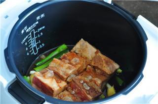 电压力锅怎么做把子肉 ded51838b37ec6b04e956aa365dd06e1_320_212.jpg