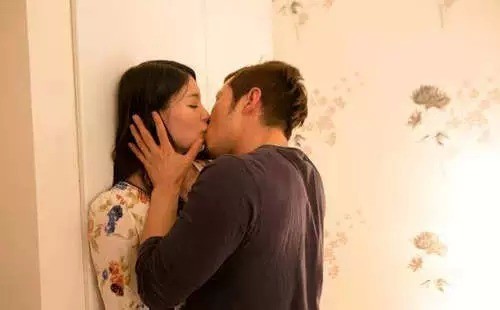其实,<em>女人</em>很喜欢<em>男人对</em>她<em>动手动脚</em>的,只是你不