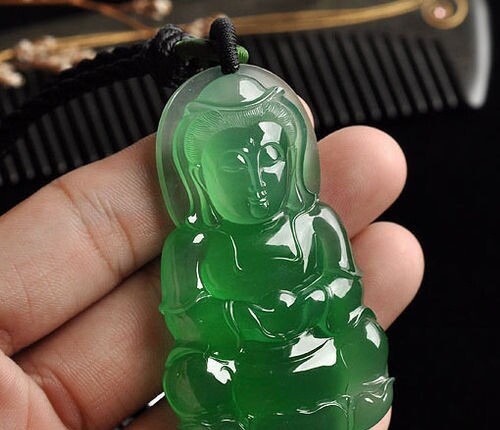 男戴观音,女带佛的意思~~