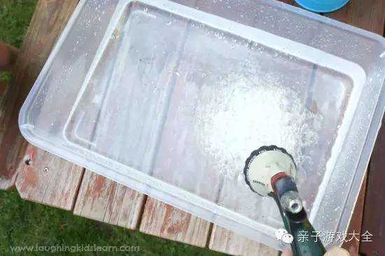 欧美幼儿园最受欢迎游戏:自然元素的浮沉实验