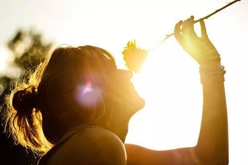 【coco薇】拍照表情僵硬的妹纸该怎么办?_新