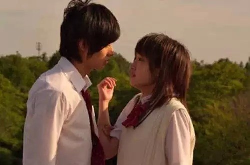 其实,<em>女人</em>很<em>喜欢男人</em>对她动手动<em>脚的</em>,只是你不
