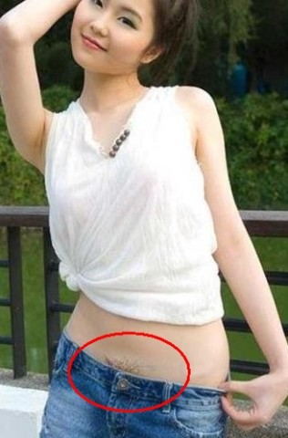 妹子,裤子能提高点吗!街拍大胆<em>美女</em>竟 走! 光! 露