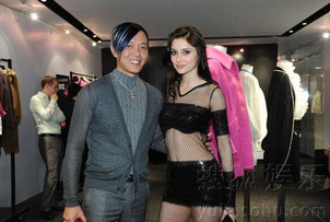 澳门土豪购30辆劳斯莱斯,曝妻子私照