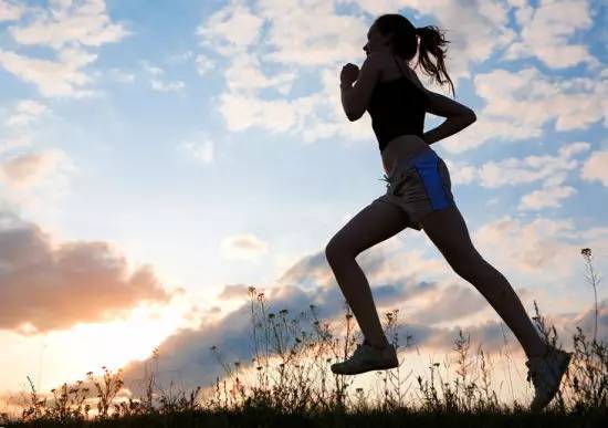 晨跑?夜跑?到底什么时候跑步最好?