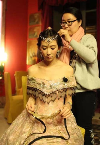 换上洋装林志玲美翻了,年纪相当的雪姨却…