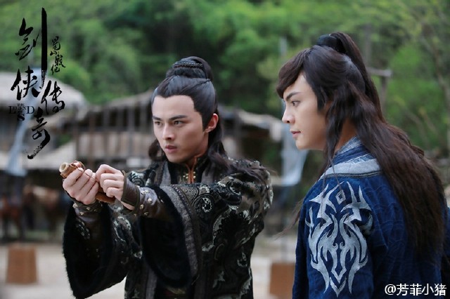 他自称二叔,却是让吴奇隆一见钟情的男人