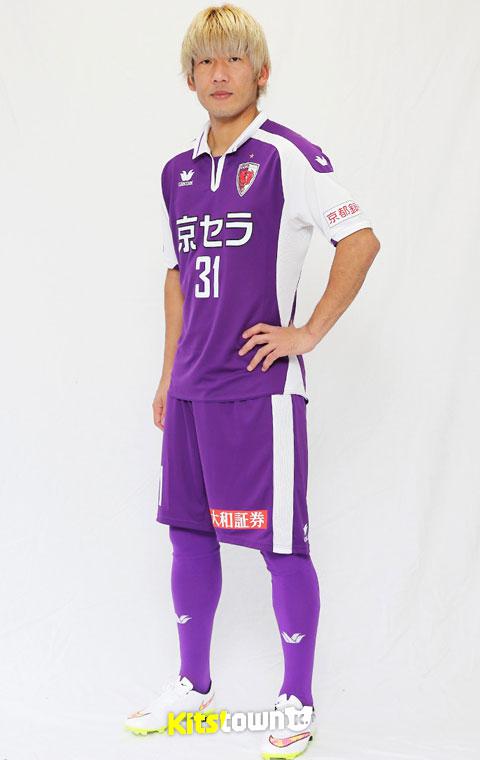 各种颜色的球衣图片 f590c89e339c173979b722fb8610ab36_480_760.jpg