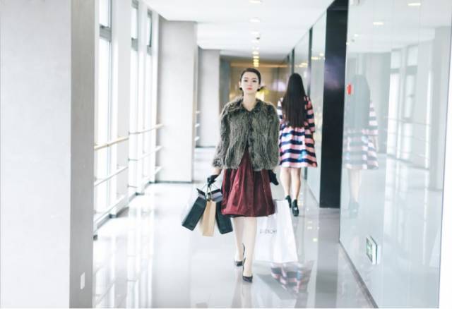 女王乔安VS毒鸡汤,戚薇演了一个让鉴婊达人们