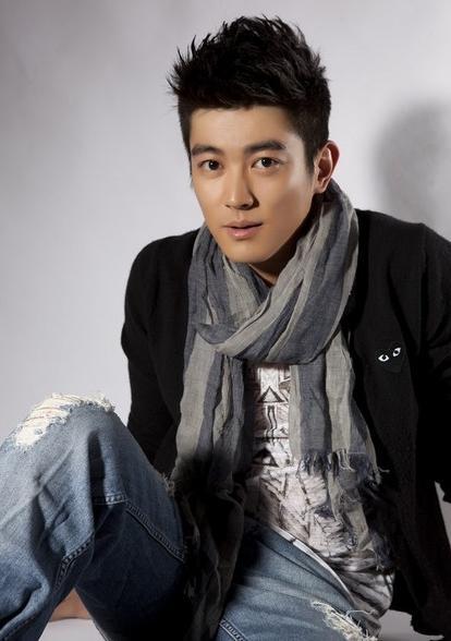 杜江富二代身份系讹传:家境平凡当过北漂