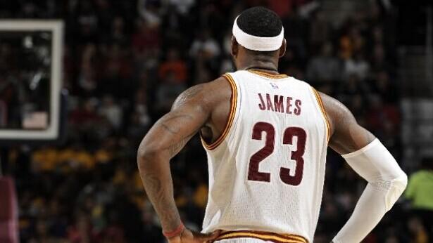 30岁以前,詹姆斯上场时间达4100分钟-虎扑体育